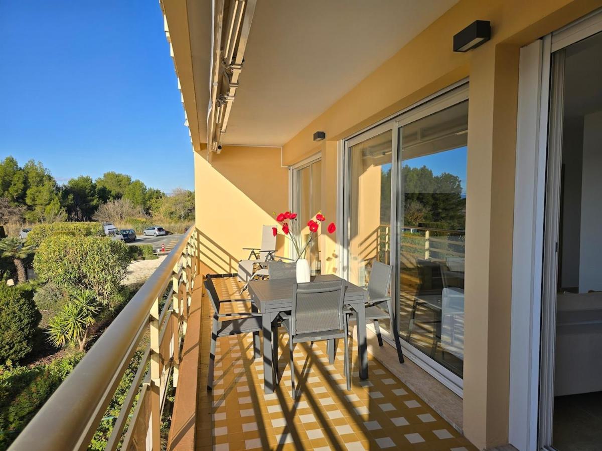 Appartement Le Venise 4 Pers, Front De Mer, Vue Etang, Clim Fréjus